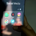 ilustrasi-warga-menggunakan-aplikasi-sosial-media-di-kawasan-ciputat-tangerang-selatan-selasa-1972022-cnbc-indonesiamuhammad-s-8_169 Tiktok Terpojok