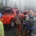 tim-gabungan-melakukan-evakuasi-korban-meninggal-dunia-yang-tertimbun-longsor-di-kabupaten-pekalongan-pada-senin-211-1_169 Tragedi Longsor Pekalongan