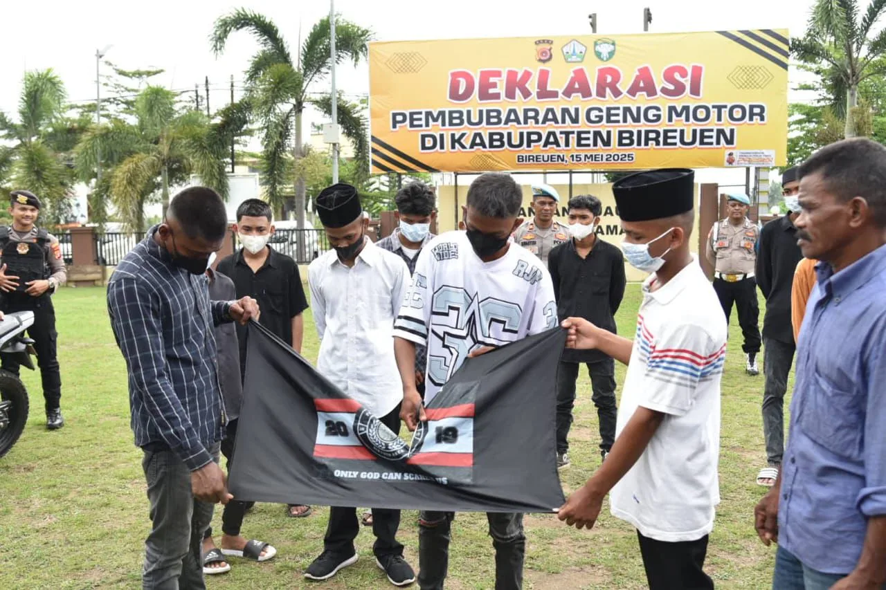 Atribut Geng Motor PJS Bireuen