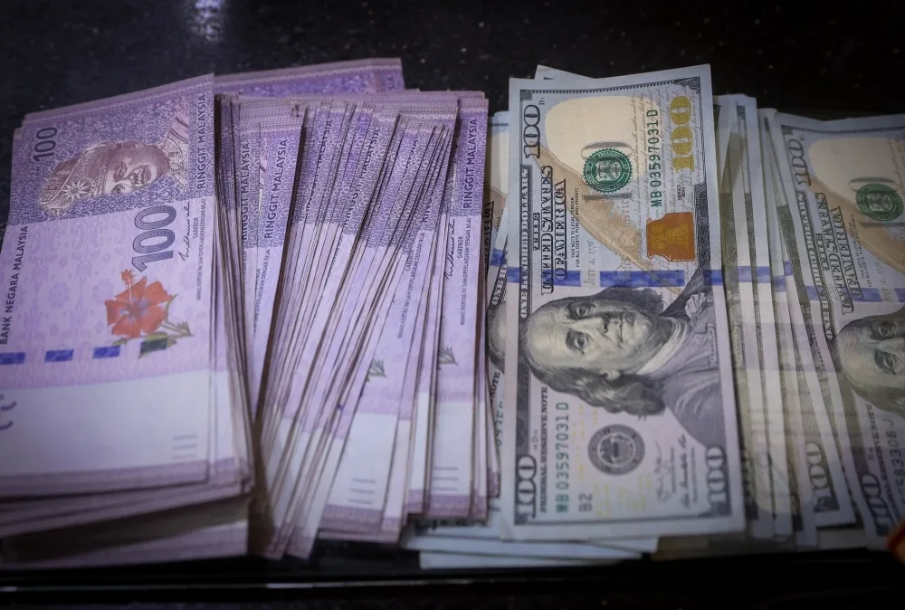 Ringgit Melemah