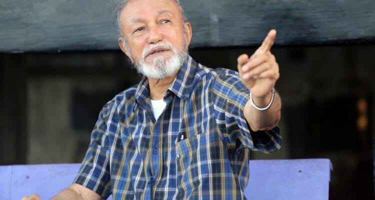 Wali Nanggroe Aceh Tgk Malik Mahmud Al-Haythar menyampaikan kekecewaan atas terhambatnya bantuan internasional untuk korban banjir dan longsor Aceh Wali Nanggroe Aceh Tgk Malik Mahmud Al-Haythar menyampaikan kekecewaan atas terhambatnya bantuan internasional untuk korban banjir dan longsor Aceh