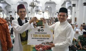 Doa bersama peringatan tsunami Aceh ke-21 di Masjid Raya Baiturrahman dipimpin Wagub Aceh dan Ustadz Abdul Somad