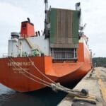 Kapal MV Harmoni Mas 8 sandar perdana di Pelabuhan Malahayati Aceh tahun 2025 membawa 215 unit kendaraan baru.