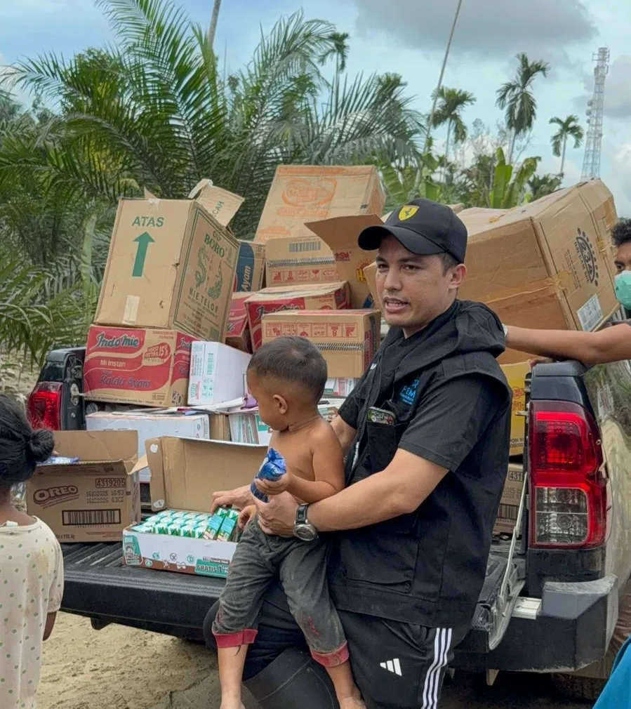 PT PEMA menyalurkan bantuan logistik kepada warga terdampak banjir di Kecamatan Pante Bidari Aceh Timur PT PEMA menyalurkan bantuan logistik kepada warga terdampak banjir di Kecamatan Pante Bidari Aceh Timur