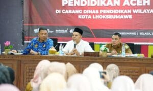 Murthalamuddin Murthalamuddin menyampaikan arahan tentang integritas dan amanah jabatan dalam pertemuan pendidikan di Lhokseumawe.