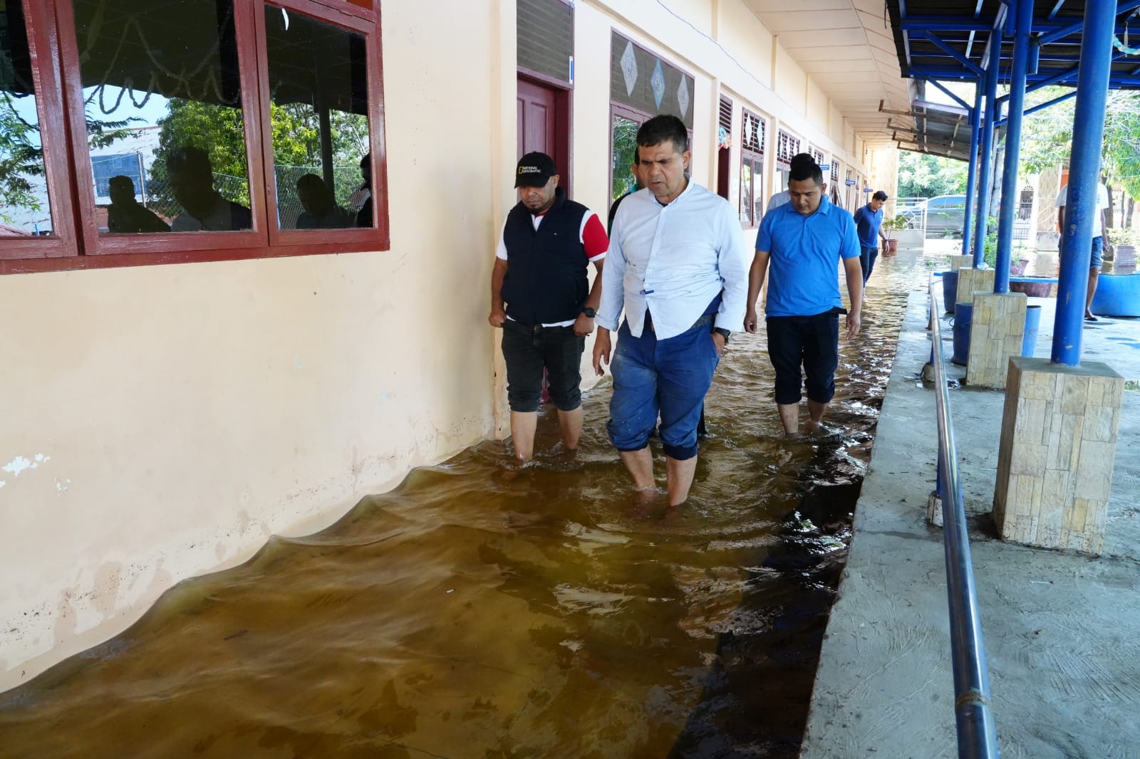 Pelaksana Tugas Kepala Dinas Pendidikan Aceh, Murthalamuddin Banjir Rusak Sekolah