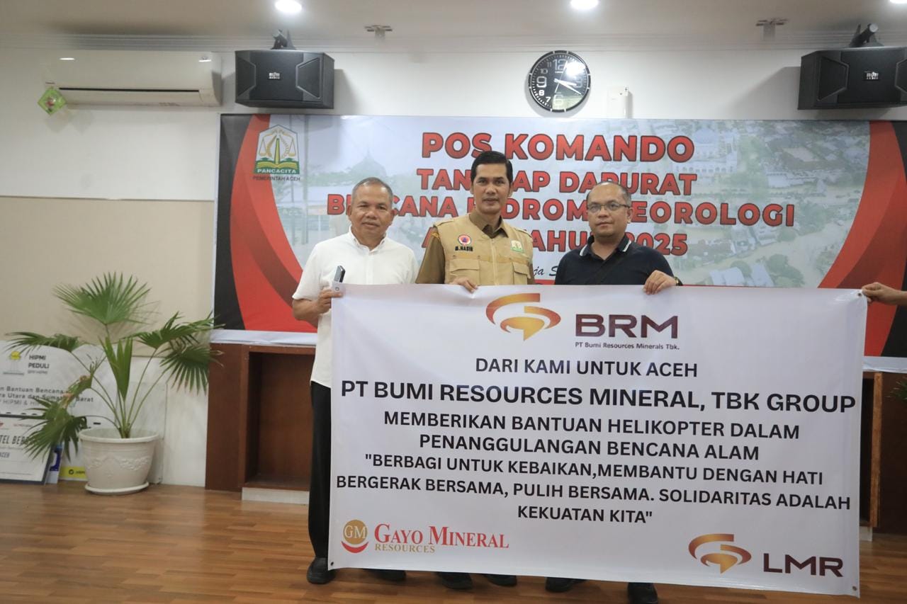 Helikopter bantuan PT Bumi Resources Mineral untuk penanganan banjir dan longsor di Aceh