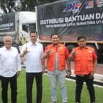 Penyerahan bantuan logistik JNE untuk korban banjir Aceh di Kantor Gubernur Aceh