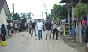 Sekda Aceh M Nasir meninjau banjir Pidie Jaya bersama ASN Relawan Pemerintah Aceh