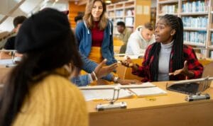 Ilustrasi Davidson College membangun jaringan wacana sipil nasional di perguruan tinggi Amerika Serikat melalui hibah federal pendidikan