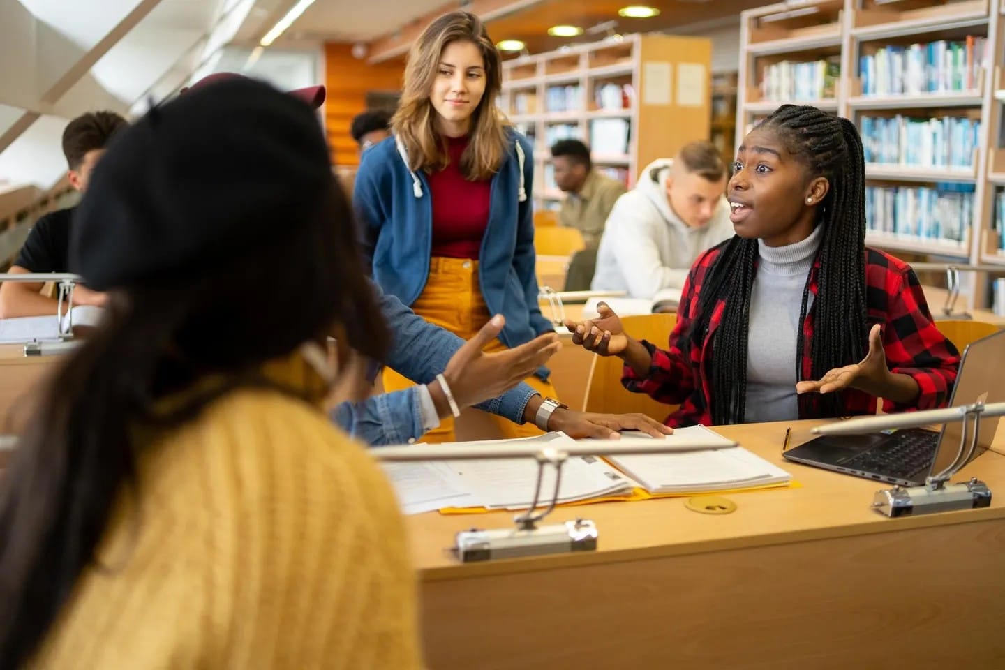 Ilustrasi Davidson College membangun jaringan wacana sipil nasional di perguruan tinggi Amerika Serikat melalui hibah federal pendidikan