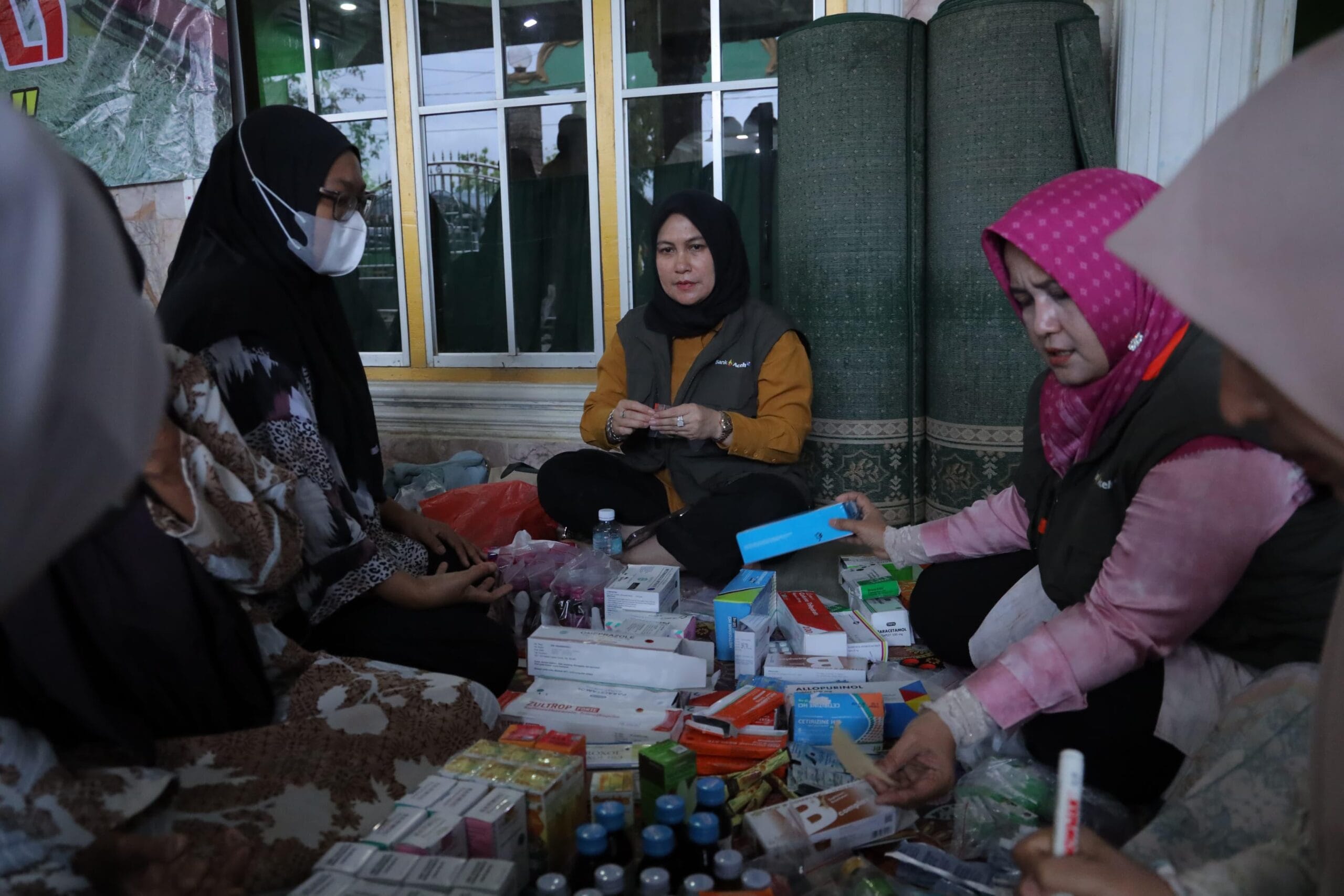 Anggota PIKABAS peduli banjir Aceh menyalurkan bantuan logistik dan layanan kesehatan gratis kepada warga terdampak di Aceh Tamiang dan Aceh Timur. Anggota PIKABAS peduli banjir Aceh menyalurkan bantuan logistik dan layanan kesehatan gratis kepada warga terdampak di Aceh Tamiang dan Aceh Timur.