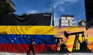Donald Trump menjelaskan strategi energi Amerika Serikat di Venezuela setelah penggulingan Nicolás Maduro dan rencana investasi perusahaan minyak besar.