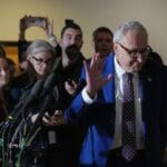 Pemimpin Minoritas Senat Chuck Schumer geopolitik global