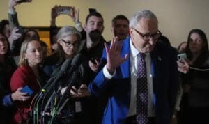 Pemimpin Minoritas Senat Chuck Schumer geopolitik global