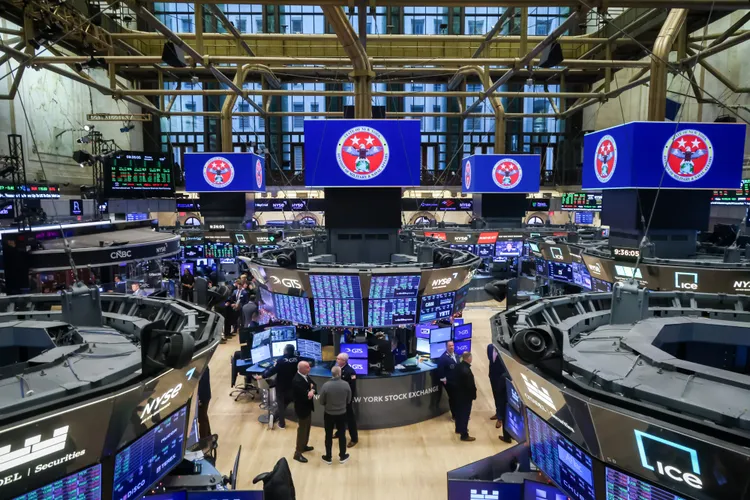 Wall Street Melemah Usai Rekor minyak Venezuela