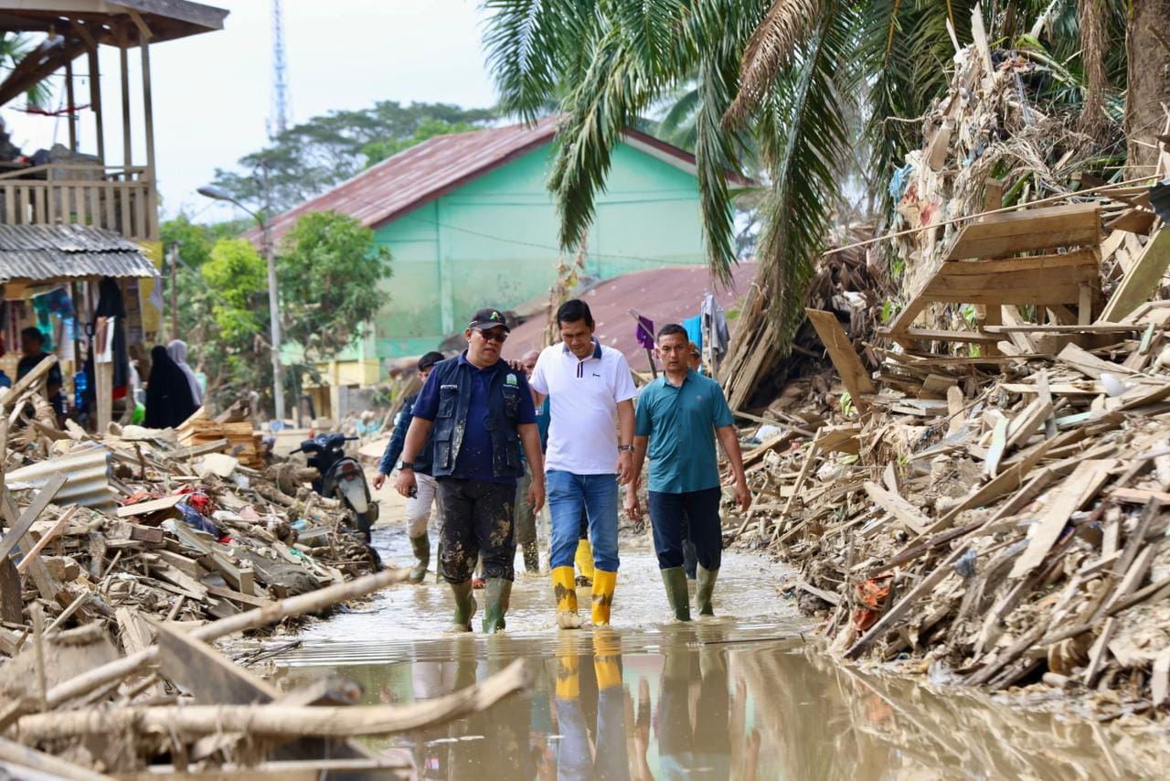 Sekda Aceh M Nasir meninjau infrastruktur jalan rusak akibat longsor di Gayo Lues untuk percepatan R3P dan pemulihan pascabencana Aceh.