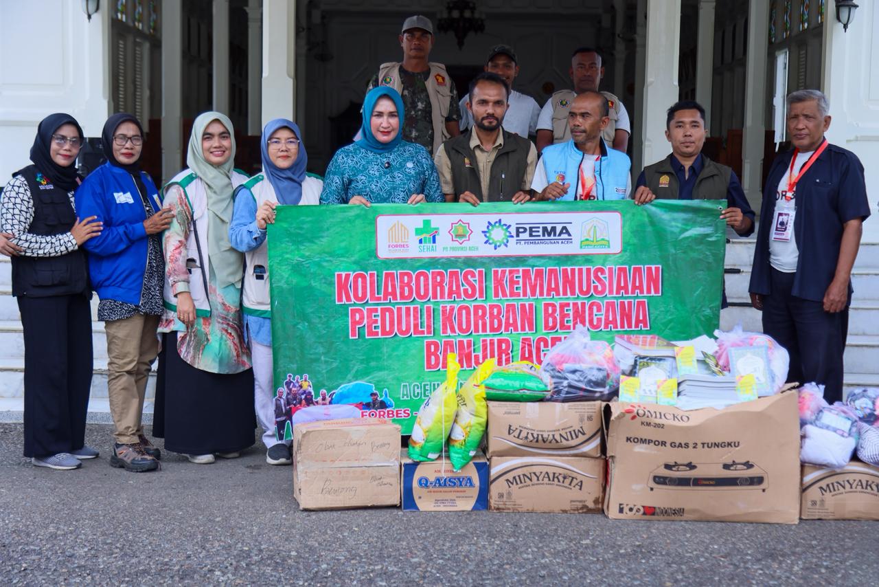 Ketua TP PKK Aceh Marlina Muzakir melepas relawan Aceh untuk misi kemanusiaan pemulihan pascabencana banjir dan longsor di 18 kabupaten/kota Ketua TP PKK Aceh Marlina Muzakir melepas relawan Aceh untuk misi kemanusiaan pemulihan pascabencana banjir dan longsor di 18 kabupaten/kota