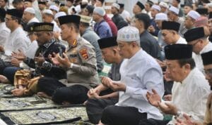 Wakapolda Aceh menghadiri peringatan Isra Mikraj Nabi Muhammad SAW di Masjid Raya Baiturrahman Banda Aceh Wakapolda Aceh menghadiri peringatan Isra Mikraj Nabi Muhammad SAW di Masjid Raya Baiturrahman Banda Aceh