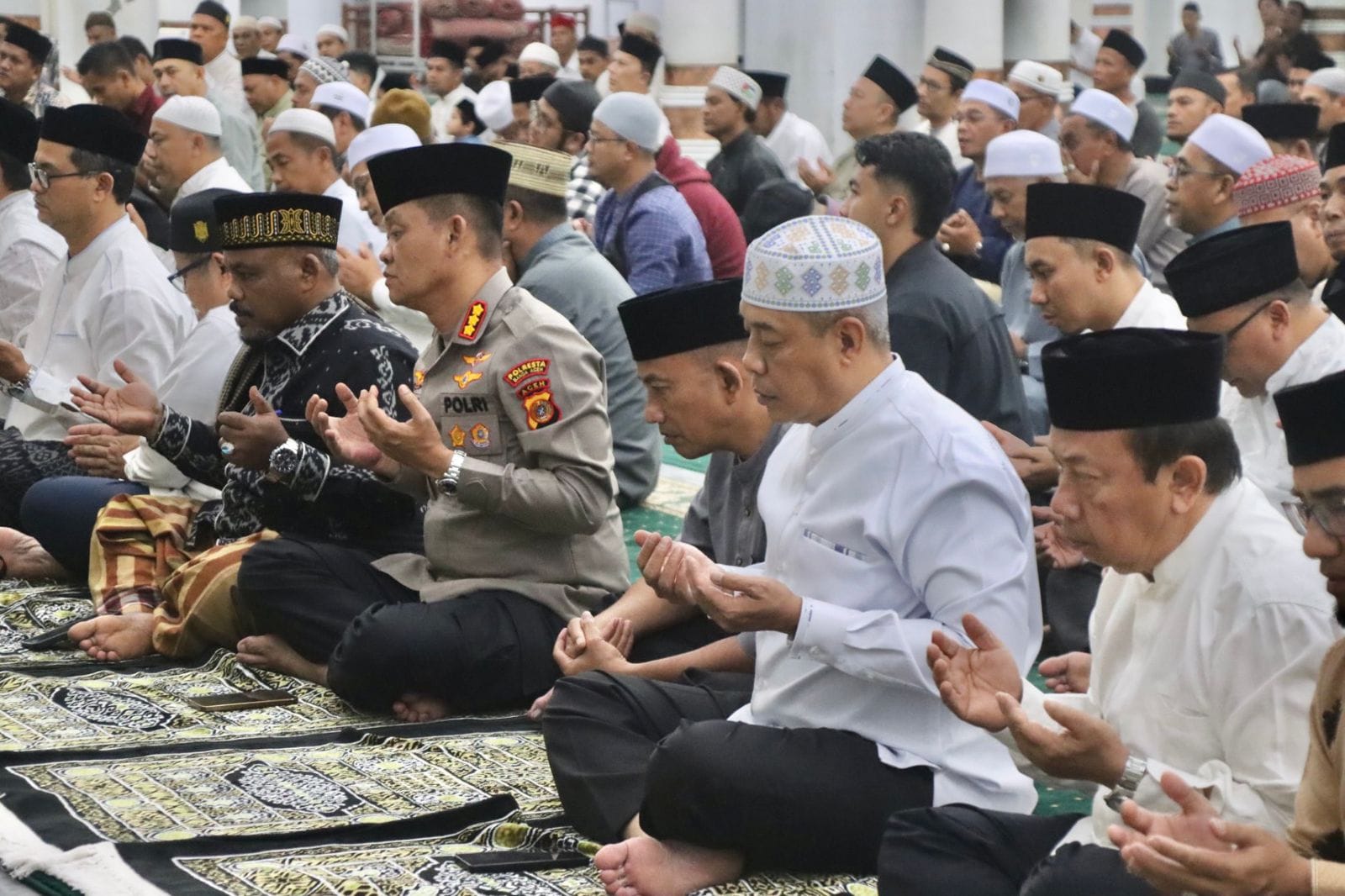 Wakapolda Aceh menghadiri peringatan Isra Mikraj Nabi Muhammad SAW di Masjid Raya Baiturrahman Banda Aceh