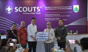 Penyerahan bantuan kemanusiaan Lampung untuk Aceh oleh Wakil Gubernur Lampung kepada Sekda Aceh