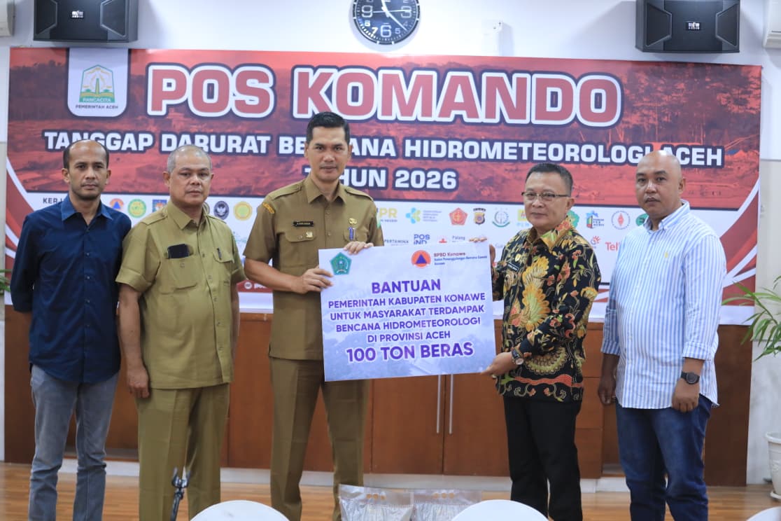 Penyerahan bantuan bencana Aceh Konawe berupa 100 ton beras dari Pemkab Konawe kepada Pemerintah Aceh di Posko Bencana. Penyerahan bantuan bencana Aceh Konawe berupa 100 ton beras dari Pemkab Konawe kepada Pemerintah Aceh di Posko Bencana.