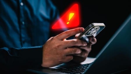 OJK umumkan data penipuan keuangan dan pemblokiran rekening terindikasi keuangan ilegal di Indonesia