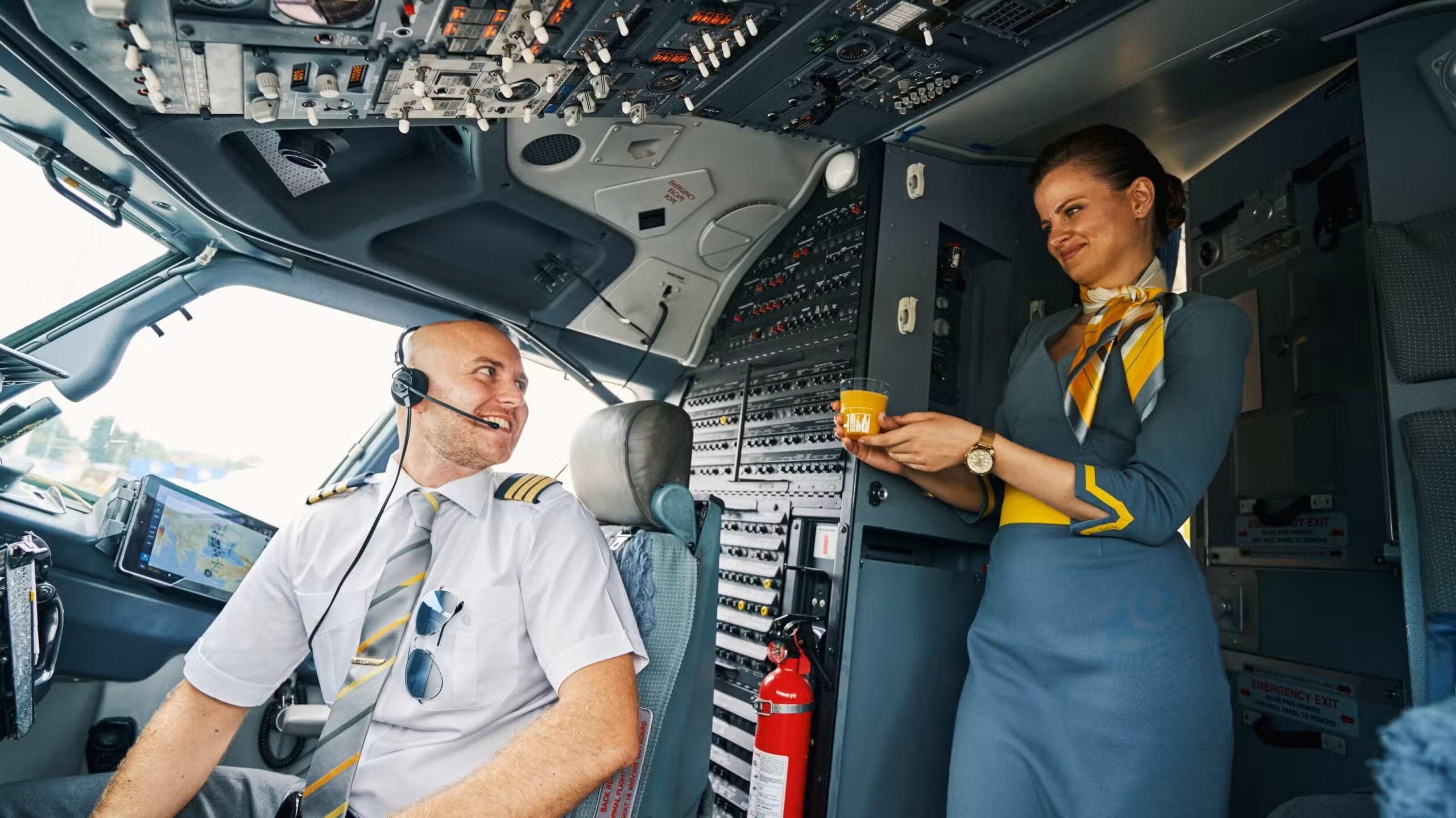 Pramugari menjelaskan kebiasaan pilot pesawat di dalam kokpit