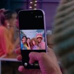 Ilustrasi penipuan vishing melalui telepon asing yang mengancam keamanan data pribadi pengguna ponsel