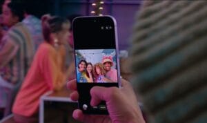 Ilustrasi penipuan vishing melalui telepon asing yang mengancam keamanan data pribadi pengguna ponsel