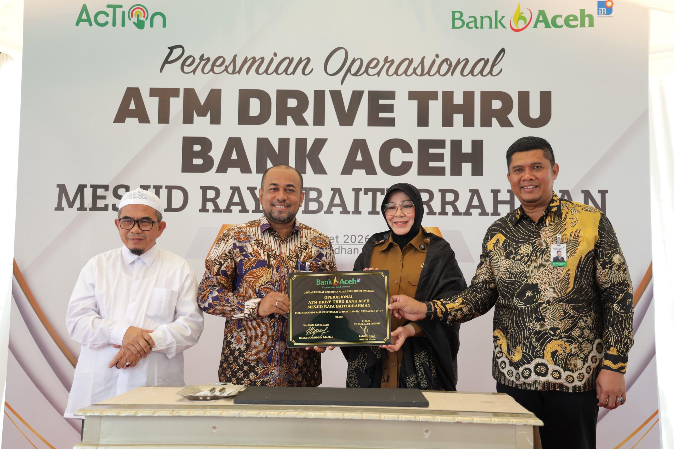 ATM Drive Thru Bank Aceh di Taman Kota Banda Aceh ATM Drive Thru Bank Aceh di Taman Kota Banda Aceh