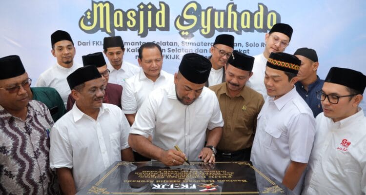 Renovasi Masjid Syuhada Kuala Simpang oleh FKIJK Aceh Peduli