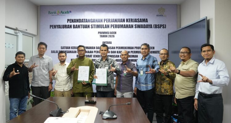 Penandatanganan kerja sama penyaluran BSPS Bank Aceh Syariah 2026 di Banda Aceh