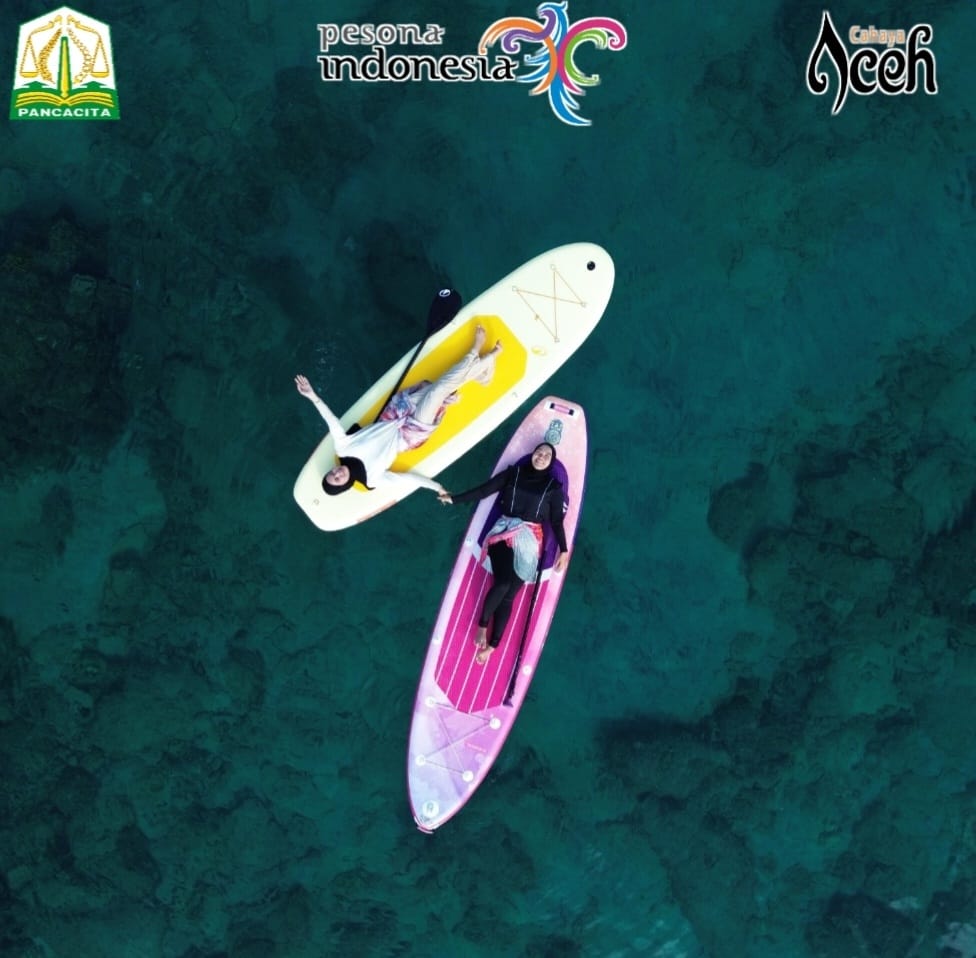 Paddle board Sabang wisata bahari Pulau Weh dengan laut jernih dan panorama alam Aceh