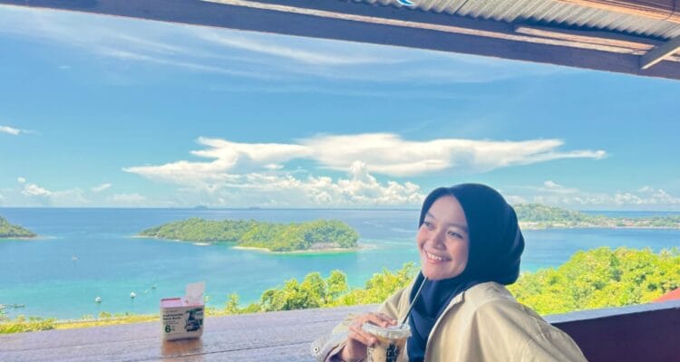 Cup of Journey Sabang cafe tepi tebing dengan pemandangan Selat Malaka Pulau Weh Aceh