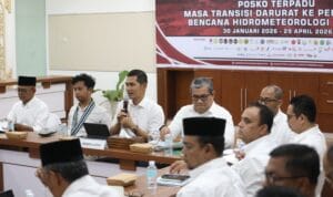 Diskusi Pemerintah Aceh dan mahasiswa terkait evaluasi Pergub JKA Aceh dalam forum FGD di Banda Aceh