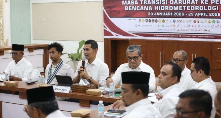Diskusi Pemerintah Aceh dan mahasiswa terkait evaluasi Pergub JKA Aceh dalam forum FGD di Banda Aceh