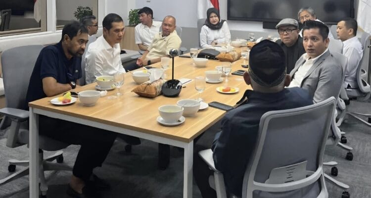 IMG-20260611-WA0006 Gubernur Aceh Muzakir Manaf bersama Kepala SKK Migas membahas revisi Blok Andaman Aceh dan rencana pengolahan gas di KEK Arun Lhokseumawe.