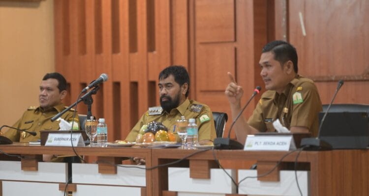 Gubernur Aceh Muzakir Manaf membahas revisi PoD Blok Andaman untuk mendukung hilirisasi gas Tengkulo melalui fasilitas KEK Arun di Lhokseumawe. Gubernur Aceh Muzakir Manaf membahas revisi PoD Blok Andaman untuk mendukung hilirisasi gas Tengkulo melalui fasilitas KEK Arun di Lhokseumawe.