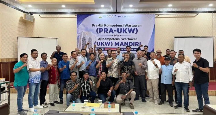 IMG-20260830-WA0002 Wakil Ketua DPRK Banda Aceh Musriadi saat penutupan UKW SPS Aceh di Hotel Diana Banda Aceh.
