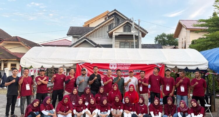 Warga Gampong Tanjong bersiap mengikuti rangkaian pesta rakyat dan perlombaan dalam memeriahkan HUT ke-81 Kemerdekaan Republik Indonesia.