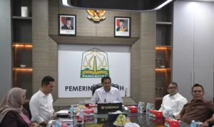 RUPSLB Bank Aceh Syariah di Pendopo Gubernur Aceh membahas pemberhentian Syahrul sebagai Direktur Operasional.