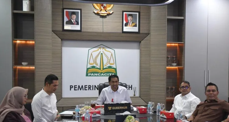 IMG-20260903-WA0003 RUPSLB Bank Aceh Syariah di Pendopo Gubernur Aceh membahas pemberhentian Syahrul sebagai Direktur Operasional.