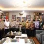 Direktur Utama Bank Aceh Syariah Fadhil Ilyas bersilaturahmi dengan Kapolda Aceh Ruddi Setiawan di Banda Aceh.