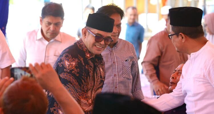 IMG-20261004-WA0003 Plt Sekda Aceh Taufik menghadiri peringatan Maulid Nabi Muhammad SAW di Kantor PWI Aceh.