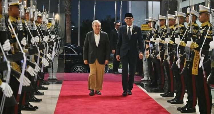 Polda Metro Jaya mengatur lalu lintas saat kunjungan Sekjen PBB Antonio Guterres di Jakarta Polda Metro Jaya mengatur lalu lintas saat kunjungan Sekjen PBB Antonio Guterres di Jakarta
