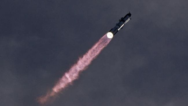 spacex-starship-dan-pendorong-super-heavy-v3-meluncur-dalam-penerbangan-uji-coba-ke-14-dari-kompleks-peluncuran-spacex-di-star-1790670371674_169 pusat data luar angkasa